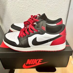 Nike Black and White Sneakers High-Top Retro Style